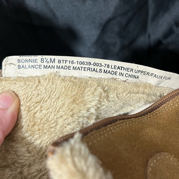 Baretraps- Women’s Brown Wedge Leather/Faux Fur Boots Sz 8.5 - Picture 6 of 10